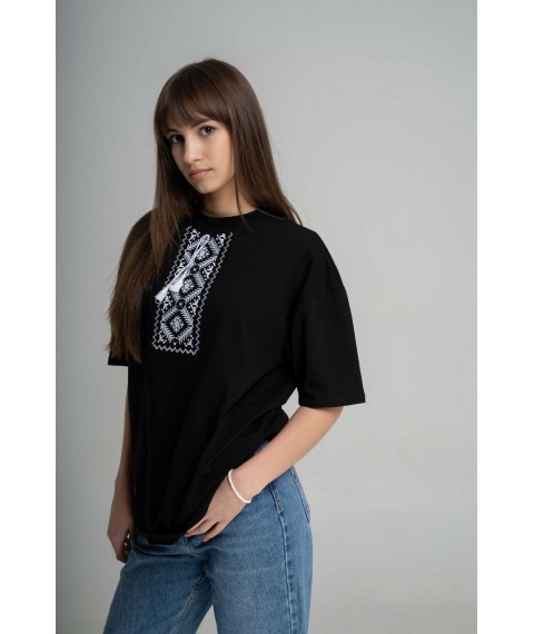 Черная женская оверсайз футболка с геометрической вышивкой "Низина" XXL-3XL