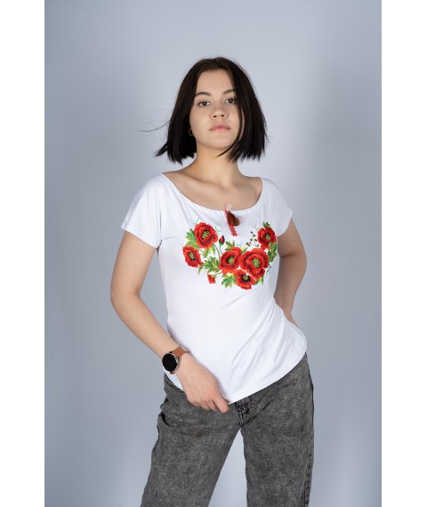 Стильная женская вышитая футболка в белом цвете с круглым вырезом "Маки"