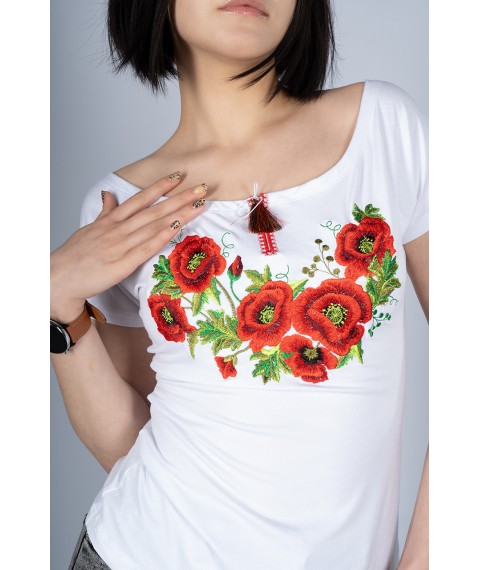 Стильная женская вышитая футболка в белом цвете с круглым вырезом "Маки" 4XL