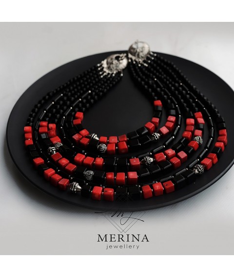 Necklace made of coral 