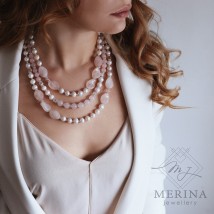 Rosa Traum. Halskette aus Rosenquarz und Perlen