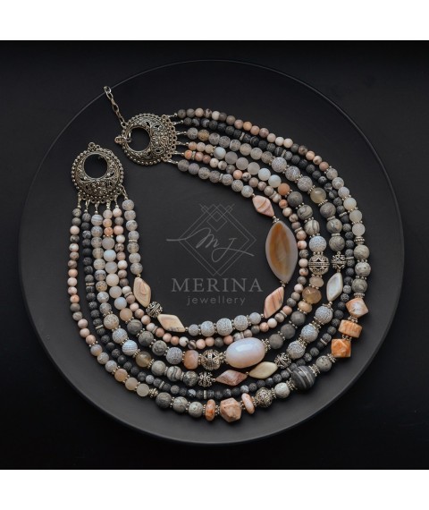 Agate necklace. Frosty dawn