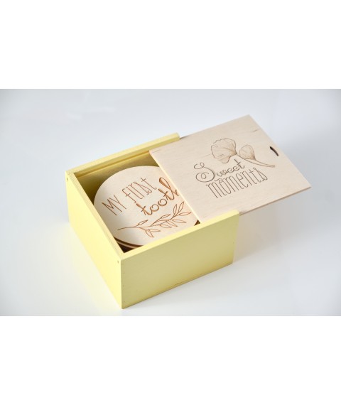 Набір 12 кружалець-памяток з найважливішими подіями малюка "Sweet Moments" в дерев'яній коробці