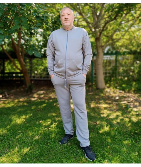 Чоловічий спортивний костюм