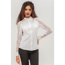 Біла жіноча блузка з мереживом