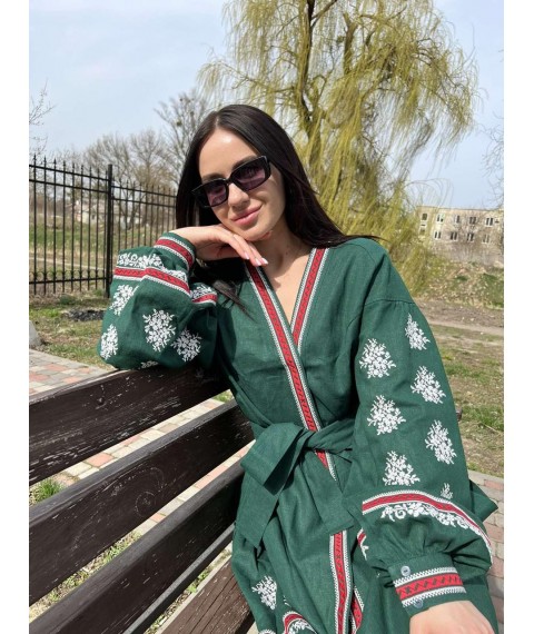Плаття з вишивкою