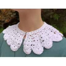 Вязаный белый воротник