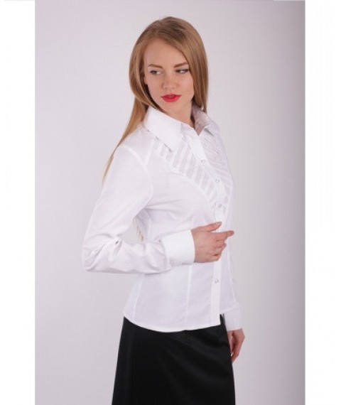 Біла бавовняна сорочка з декоративною кокеткою Р75