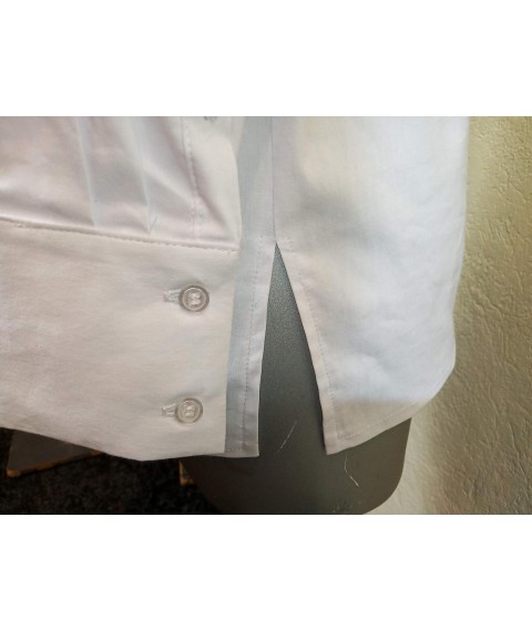 Women's shirt with pockets