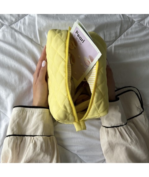 Косметичка стьобана 24*13*13 см (жовтий)