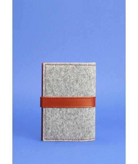 Felt passport cover 1.1 with brown leather inserts