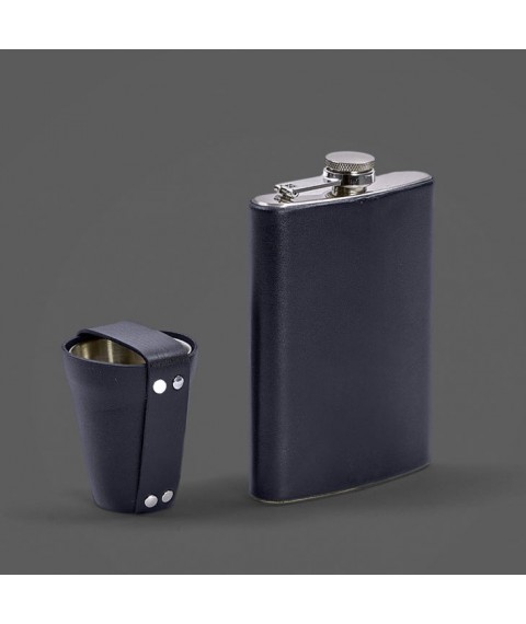 Set with flask and glasses in a leather case, dark blue