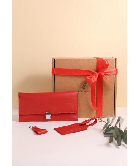 A set of leather accessories for the traveler Santiago