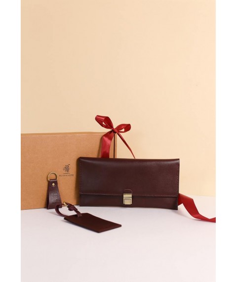 A set of leather accessories for the traveler Marseille