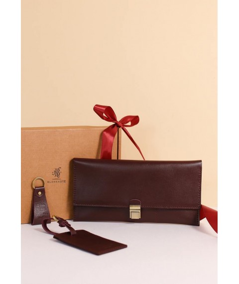 A set of leather accessories for the traveler Marseille