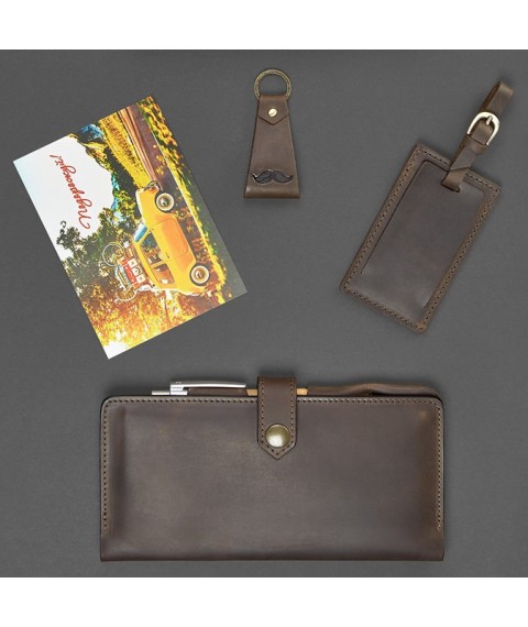 A set of leather accessories for the Barcelona traveler