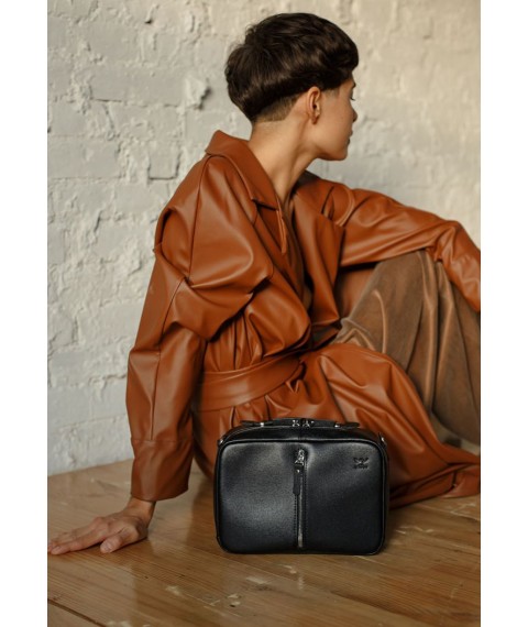Женская кожаная сумка Avenue черная Saffiano