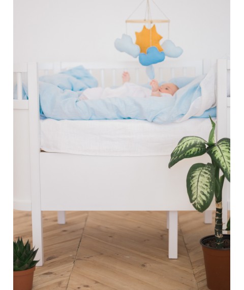 Комплект дитячої постільної білизни з льону у блакитному та білому кольорі "Небо"