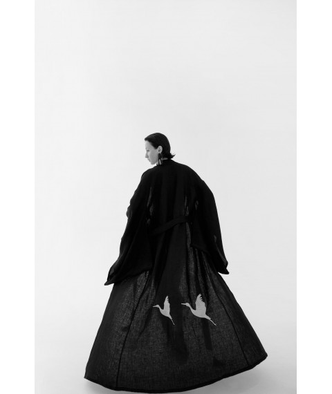 Сукня-кімоно з льону в японському стилі з вишивкою. Колекція "Птахи України" XL. Колір "Вугілля"