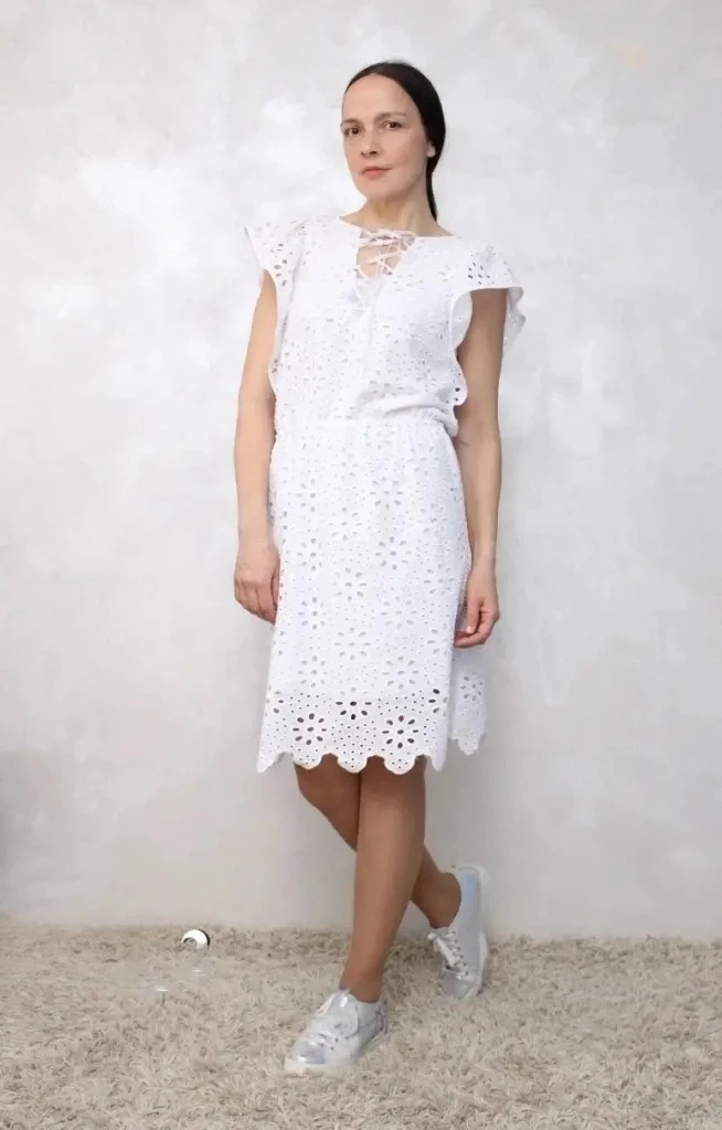 Платье женское белое летнее из прошвы до колена Modna KAZKA MKTL6388-2 44